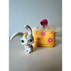 Littlest Pet Shop LPS 2004 Portable Pet Carrier Yellow Pink with Rabbit Pet #245